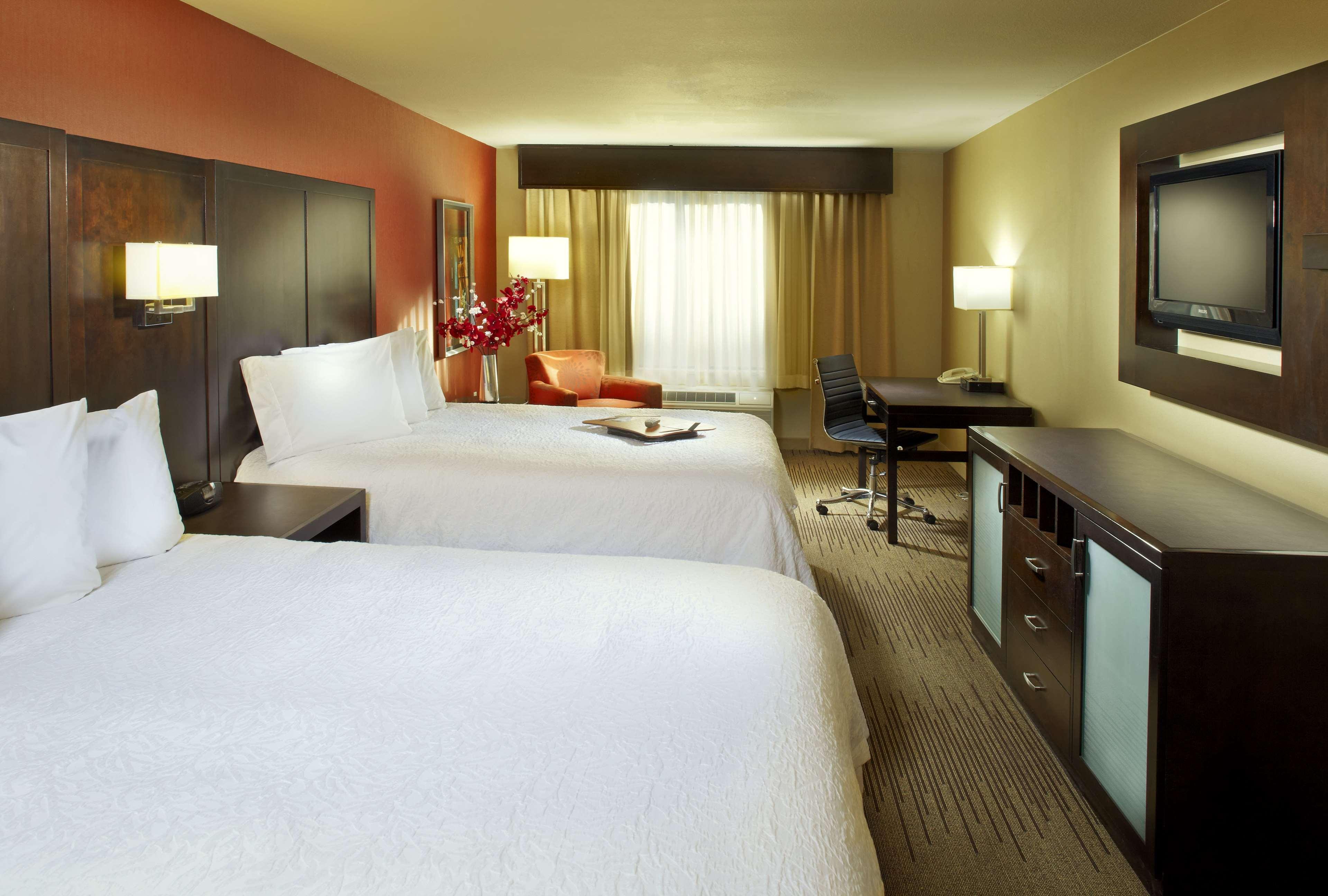 Hampton Inn Phoenix - Biltmore Bagian luar foto