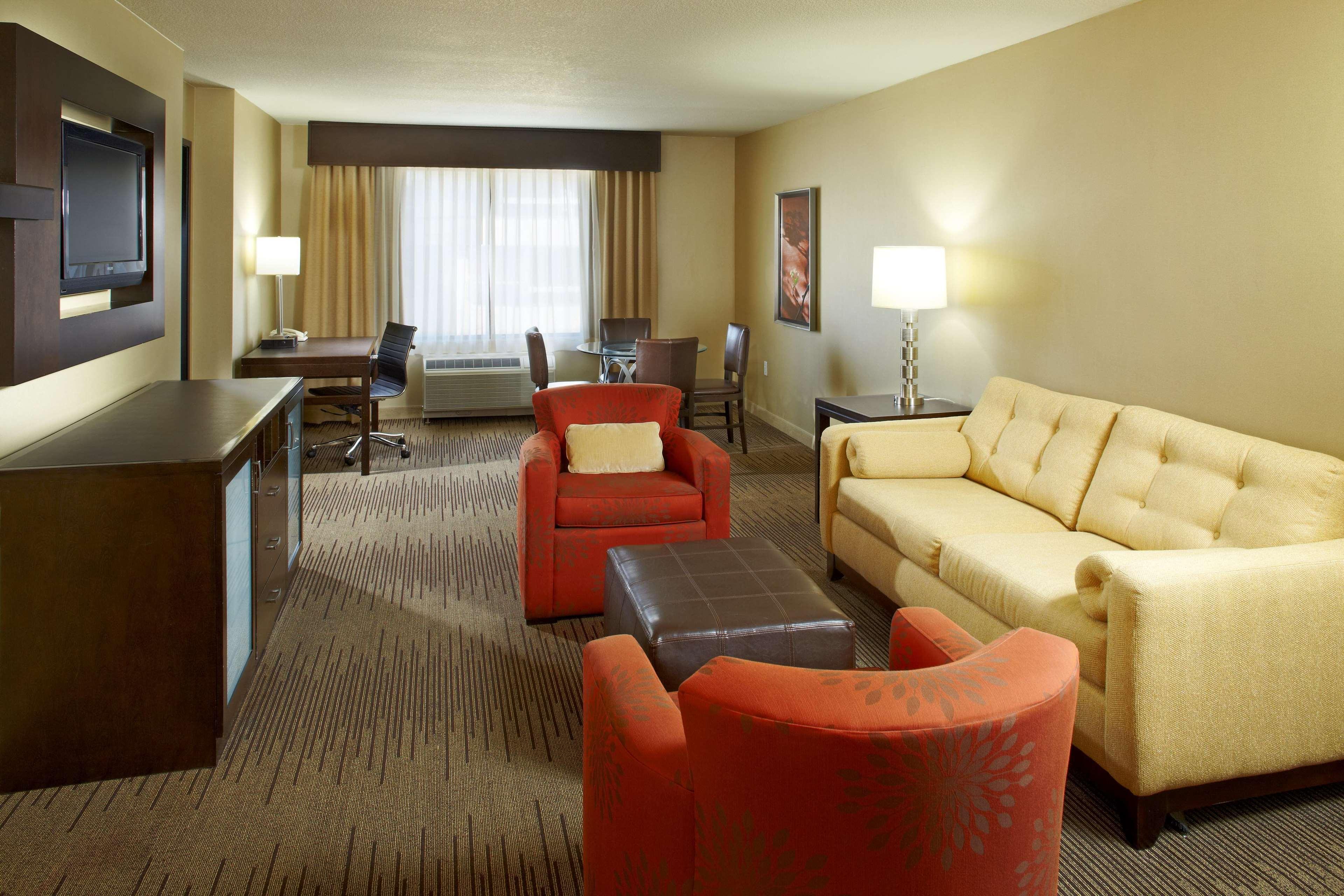 Hampton Inn Phoenix - Biltmore Bagian luar foto