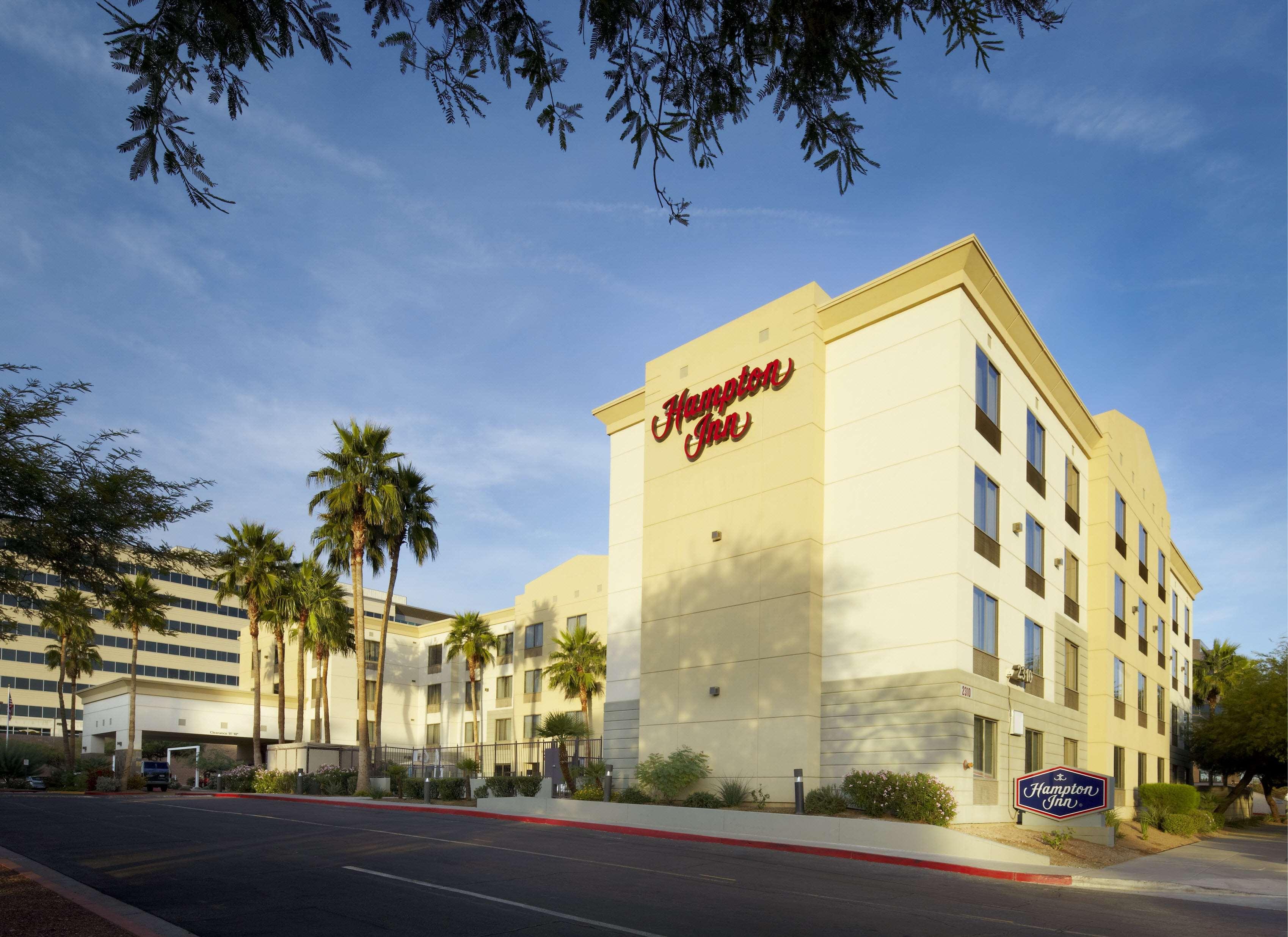 Hampton Inn Phoenix - Biltmore Bagian luar foto