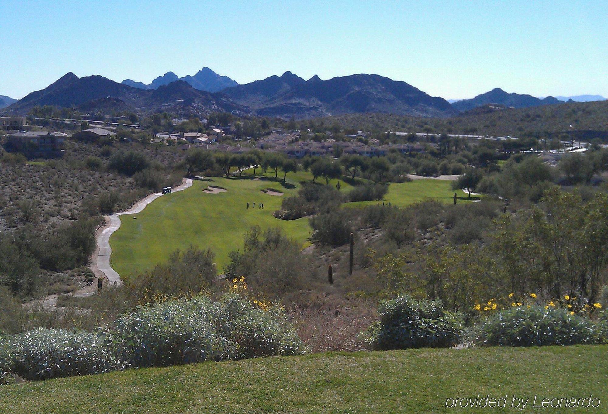 Hampton Inn Phoenix - Biltmore Bagian luar foto