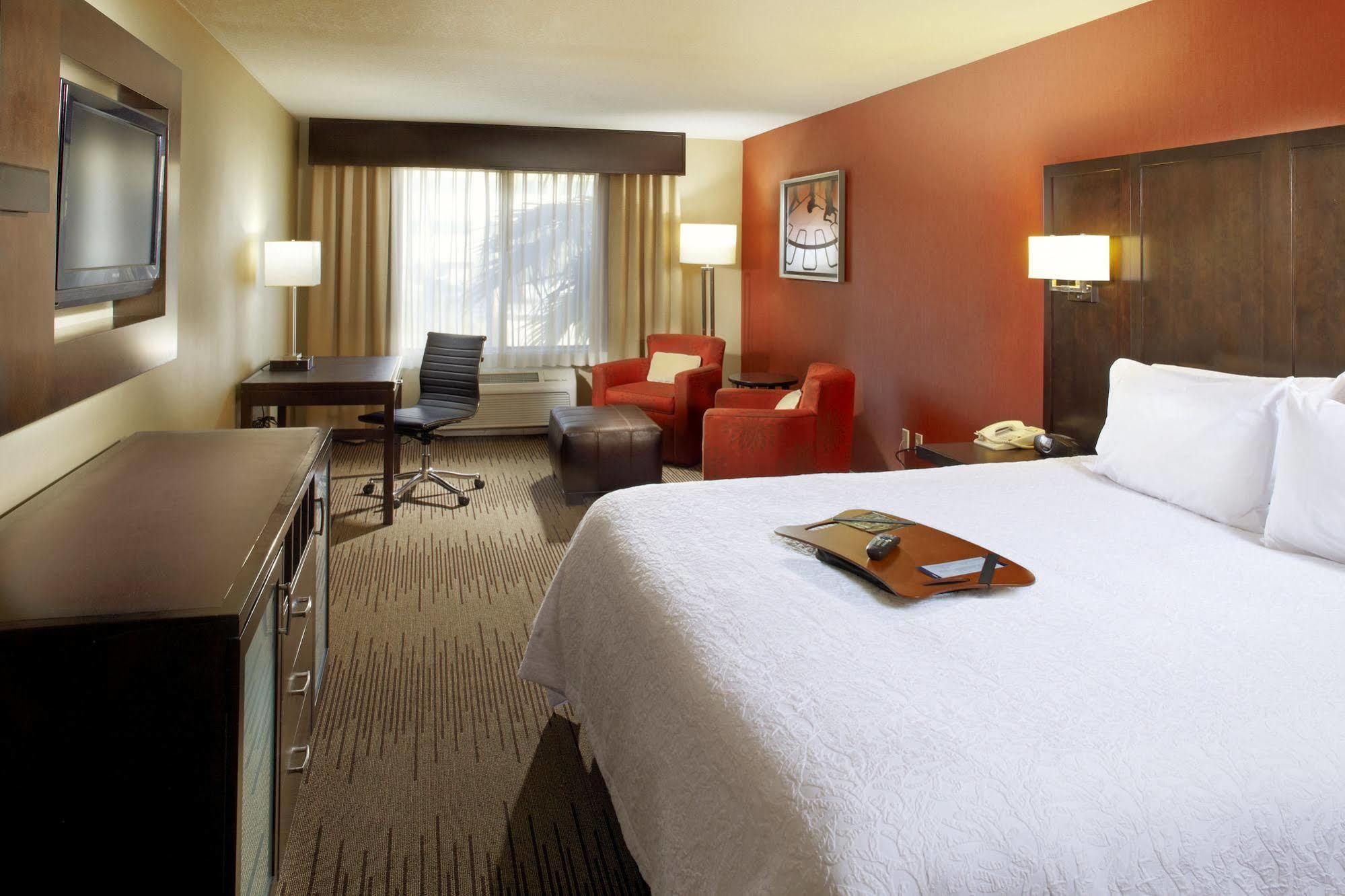 Hampton Inn Phoenix - Biltmore Ruang foto